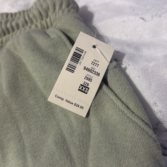 Cropped jacket and short set - Picture 4 of 7